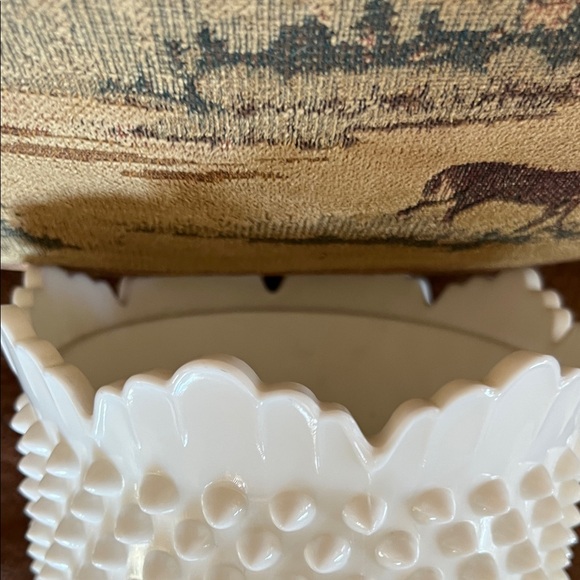 Elegant White Hobnail Milk Glass Cookie Jar. - Picture 5 of 10